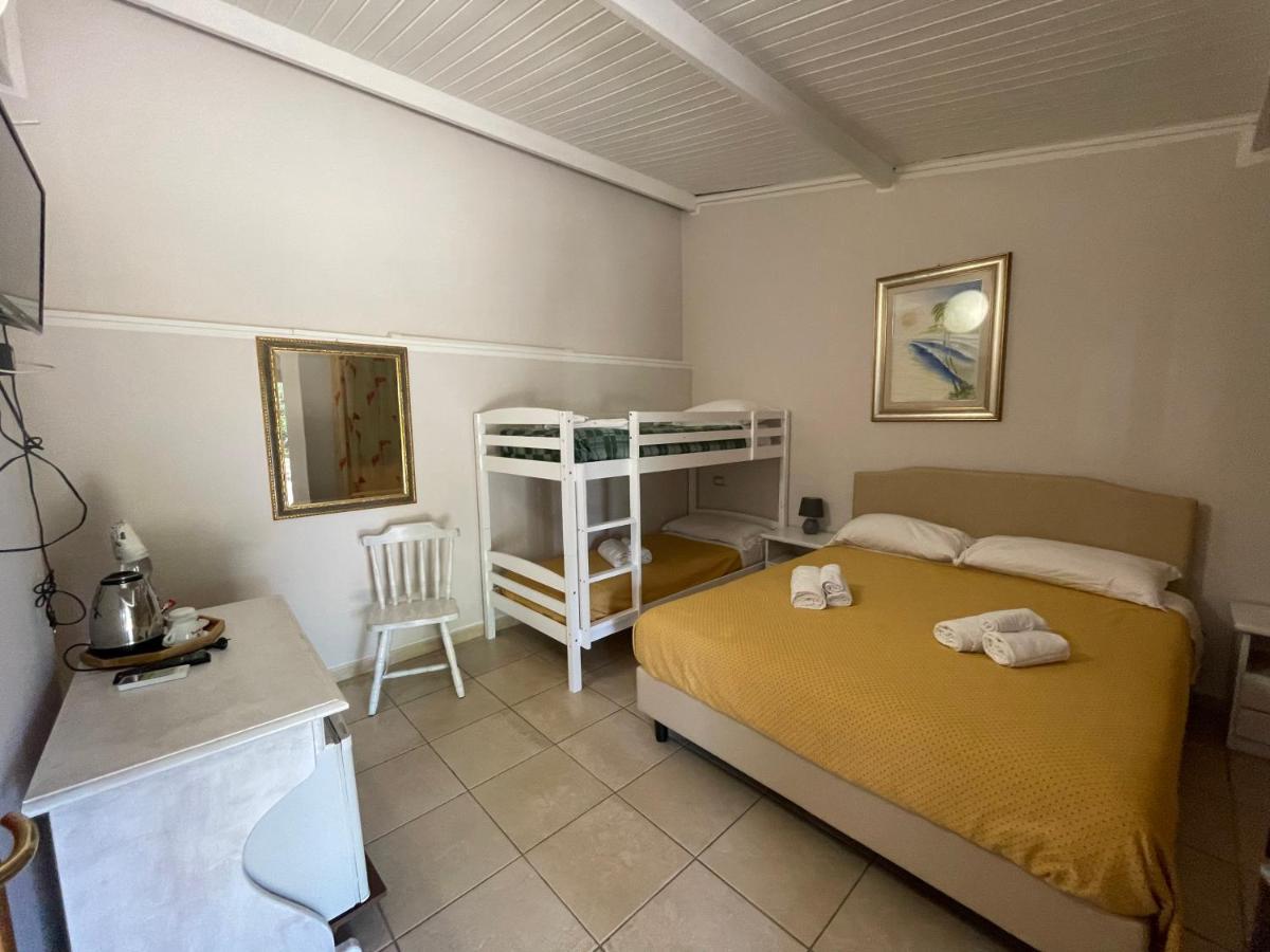 Tanit Hotel Villaggio Ristorante Carbonia Esterno foto