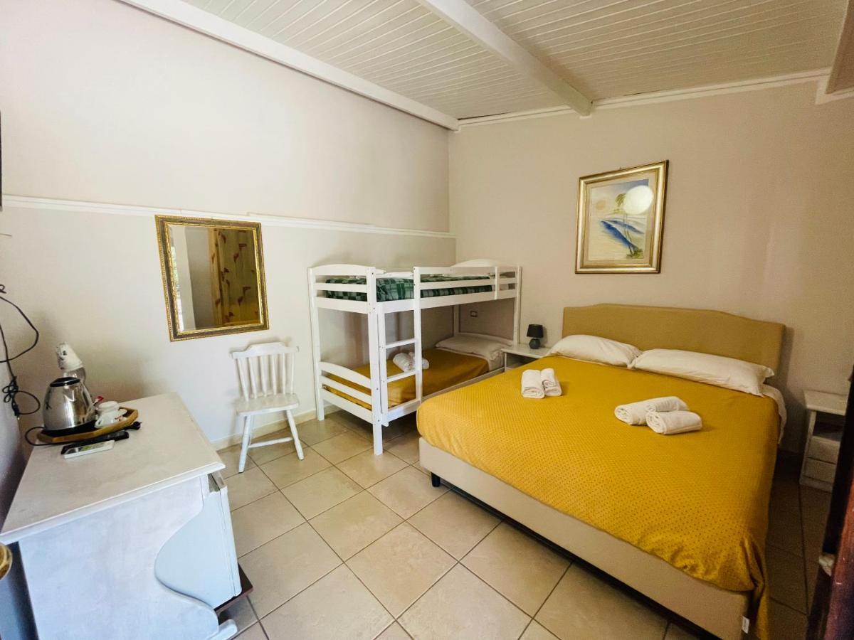 Tanit Hotel Villaggio Ristorante Carbonia Esterno foto