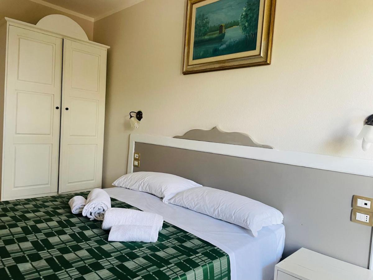 Tanit Hotel Villaggio Ristorante Carbonia Esterno foto