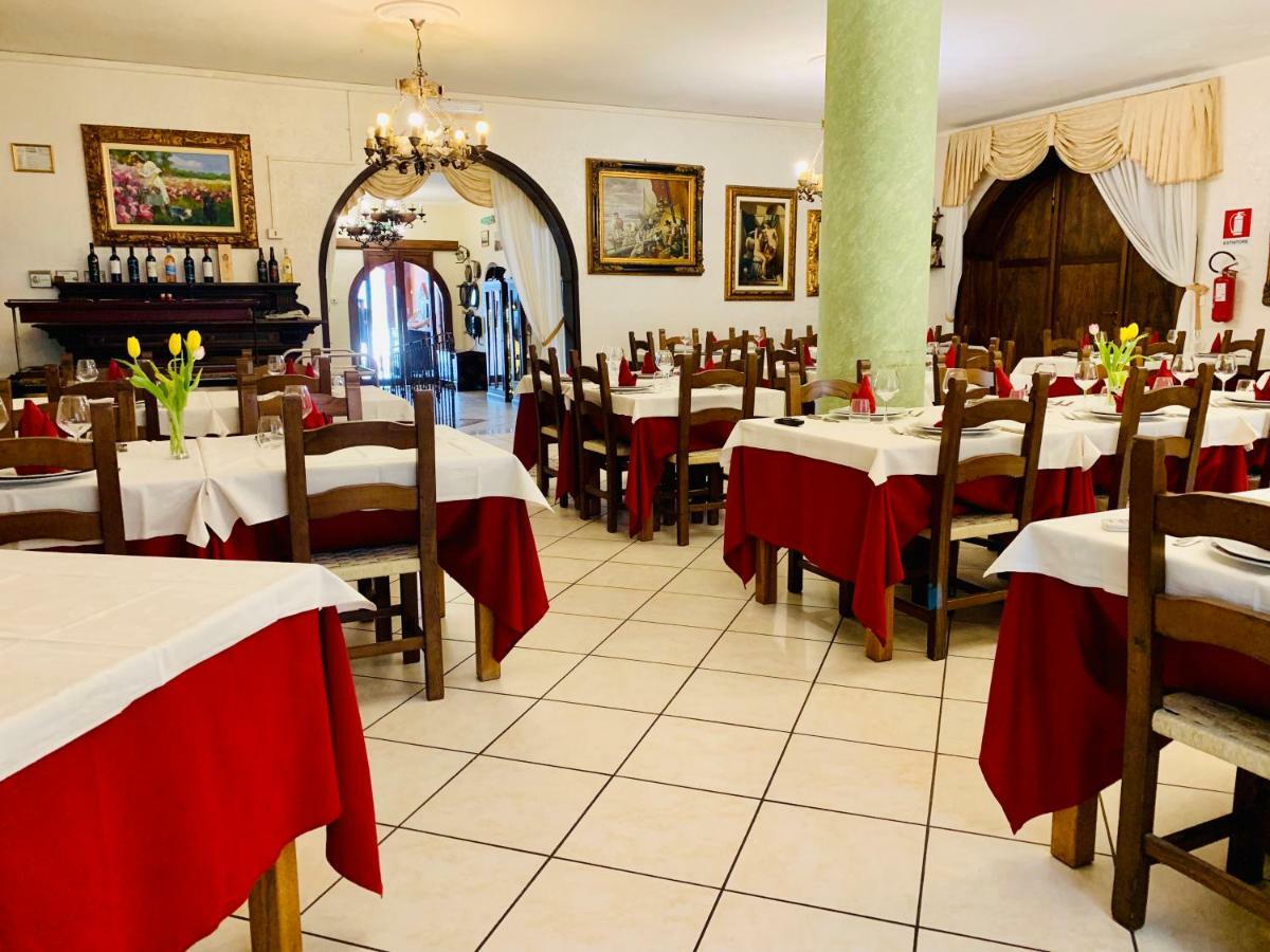 Tanit Hotel Villaggio Ristorante Carbonia Esterno foto
